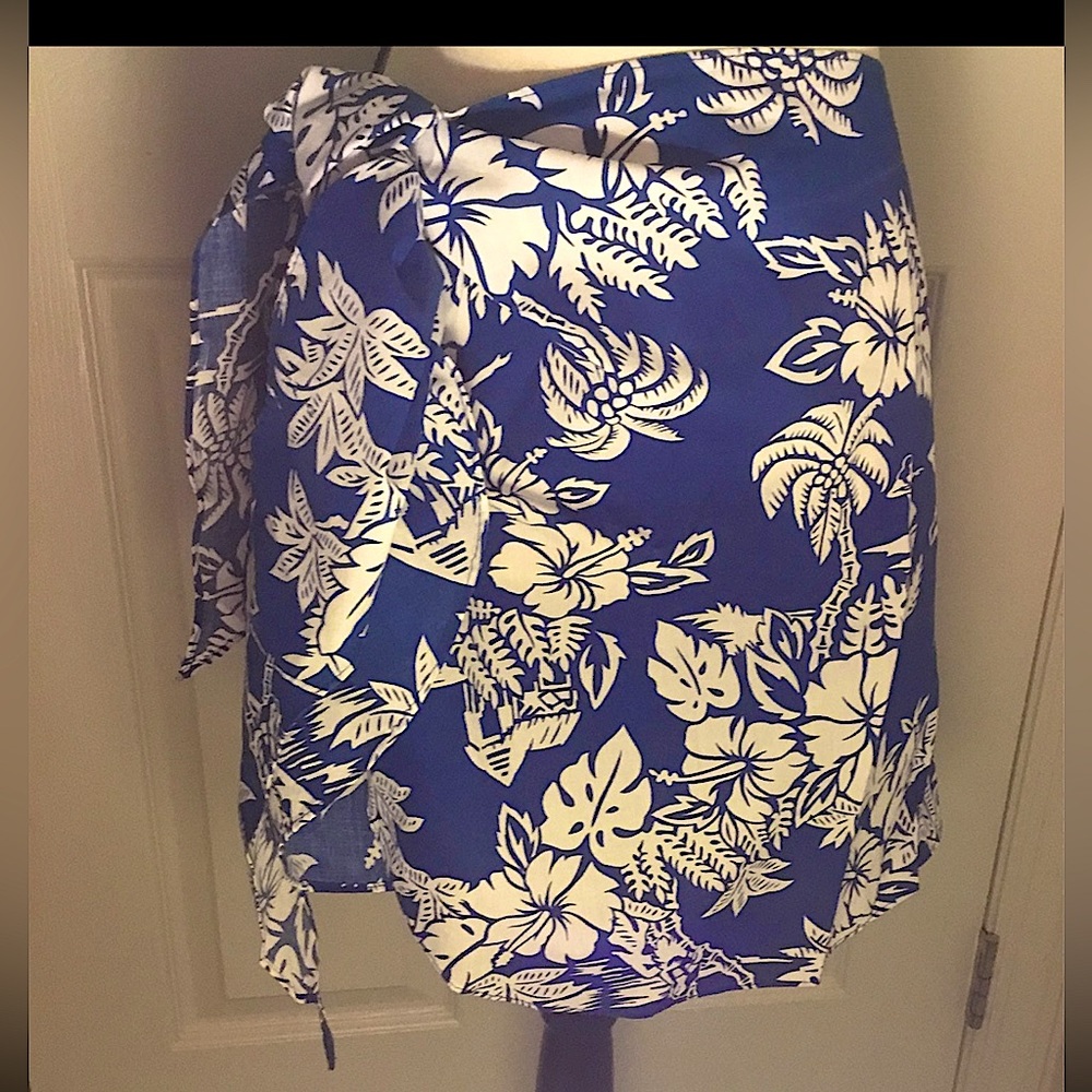 Hilo Hattie Floral wrap Skirt Sarong Coverup | The Hawaiian Original Vintage 90s - Picture 2 of 3